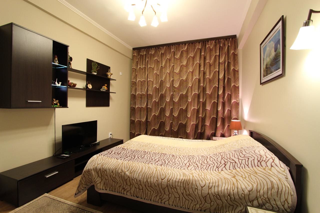 Апартаменты Nadezhda Apartments on Kazybek bi st. Алматы-4